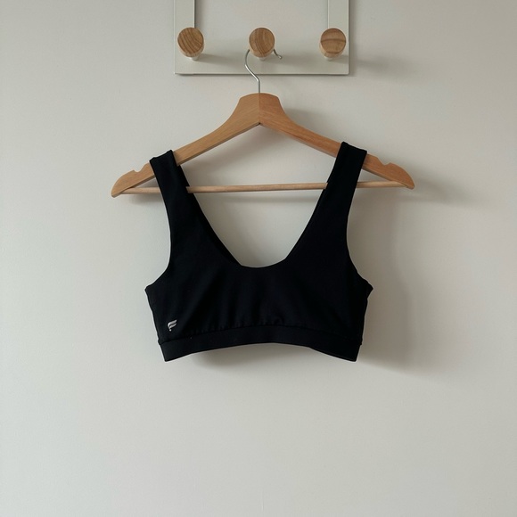 Fabletics twist black sports bra - Picture 2 of 2